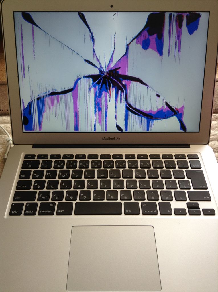 MacBook AIRが液晶割れした時の修理の方法ベスト4選